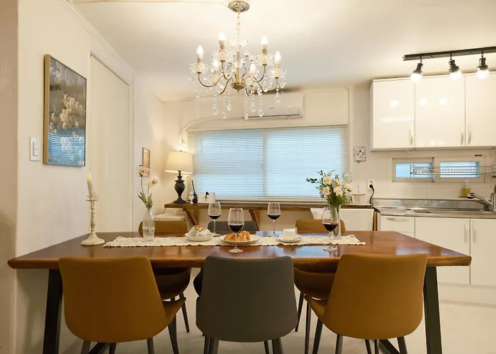 Apartamento Itaewon Station 3 Minutes-6 Beds-7 People-massage Chair-private House Seúl